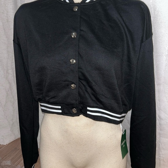 HALARA Black Button-Up Crop Bomber Varsity Jacket Striped Ribbed Trim LARGE NWT - Picture 3 of 8